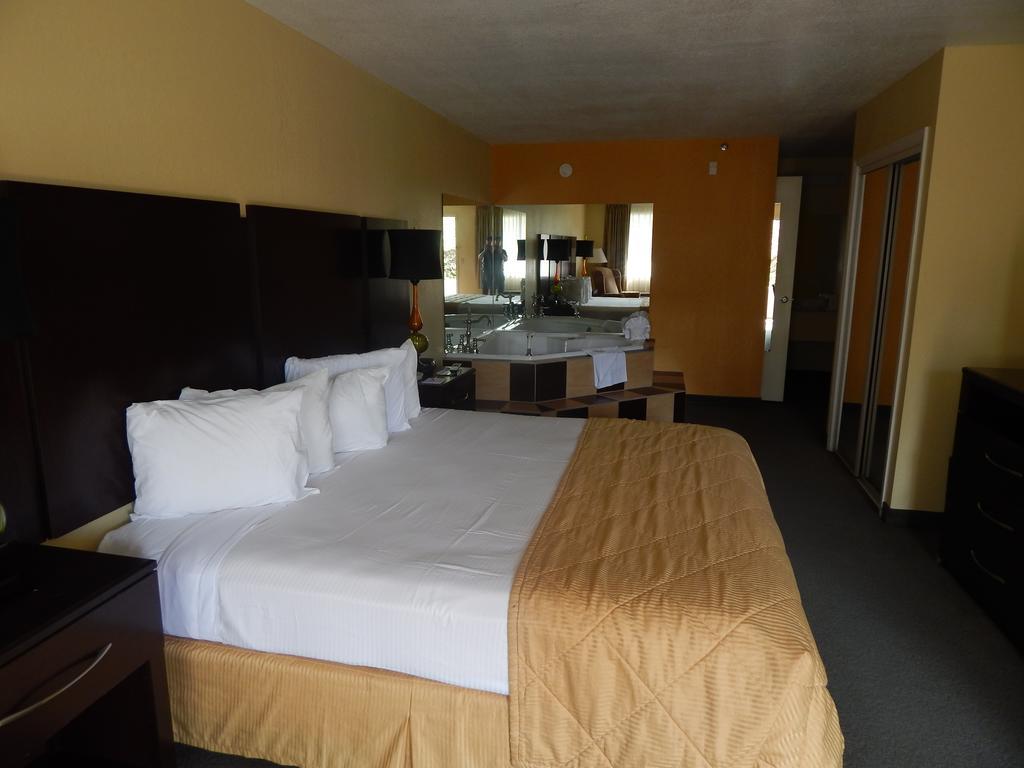 Ramada Branson Hotel And Resort Экстерьер фото