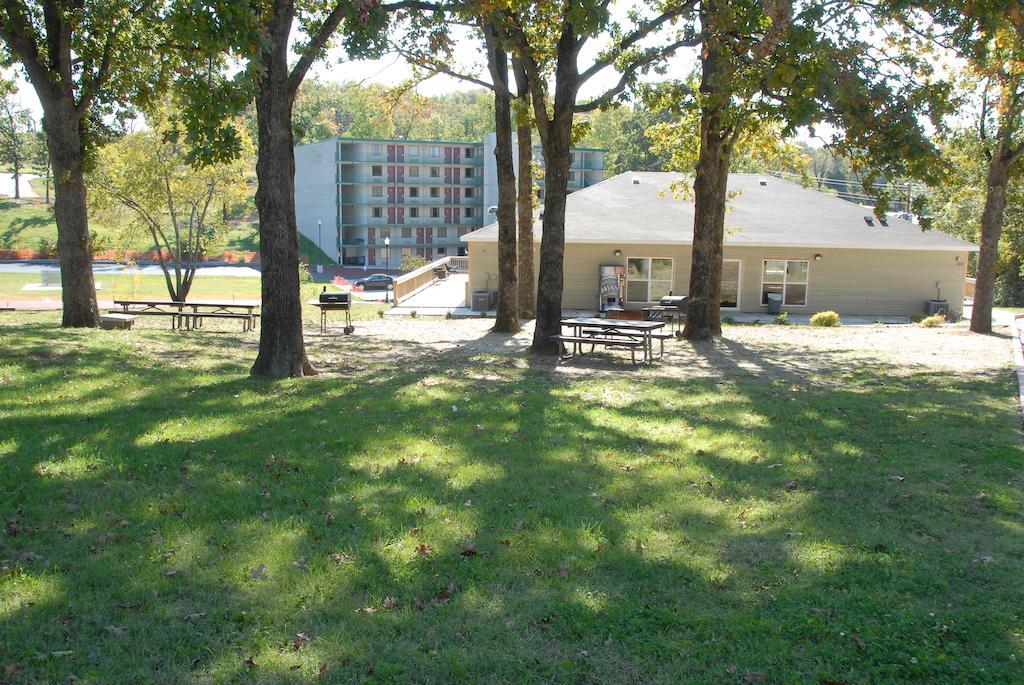 Ramada Branson Hotel And Resort Экстерьер фото